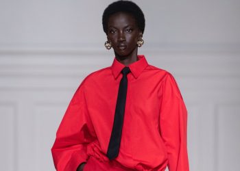 La maison Valentino balza del 15% nel 2022. Sfiora quota 1,5 mld