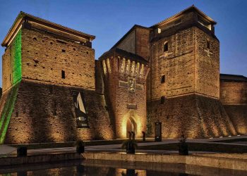 Alberta Ferretti sceglie Rimini per la sfilata resort