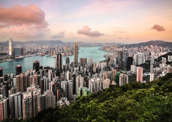 Hong Kong, a febbraio crescita record per il retail (+31%)