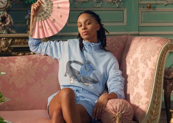 Lacoste dedica una collezione a otto serie cult di Netflix