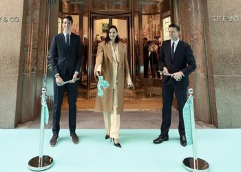 Tiffany riapre le porte dello storico negozio sulla Fifth avenue