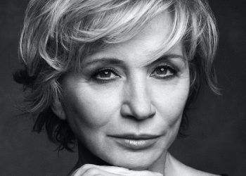 Alberta Ferretti conferma la sfilata cruise a Rimini
