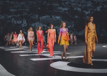 Chanel torna in Cina. Sfilerà a Shenzhen il 2 novembre