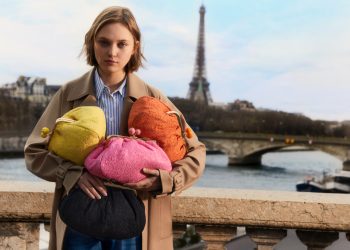 La ‘Pasticcino Bag’ di Weekend Max Mara celebra il pizzo francese