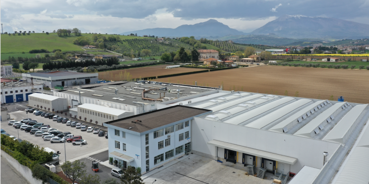 Freudenberg inaugura il primo stabilimento in Italia di interfodere
