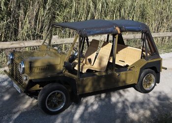 Incursioni automotive: Celine customizza la decappottabile Mini Moke