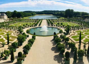 Jacquemus sceglie Versailles per presentare la prossima sfilata