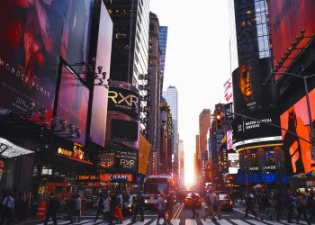 Il 2023 sarà l’anno della staffetta tra Usa e Cina. Per i marchi ‘aspirational’ pesa l’inflazione
