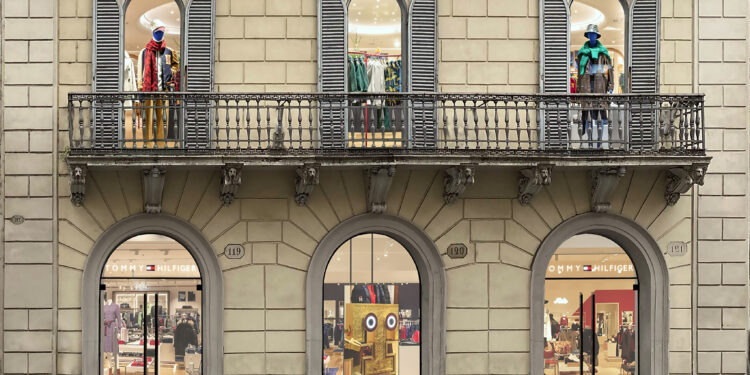 Tommy Hilfiger apre il suo primo flagship store a Roma