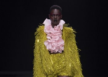 Nella Ville Lumière è (quasi) tempo di couture. Attesa per Thom Browne
