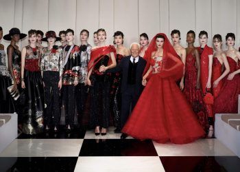 Armani critico sulla couture di Parigi: “Forse meglio rimanere a Milano”