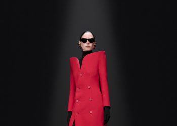 Balenciaga torna alla storica sede parigina di avenue George V