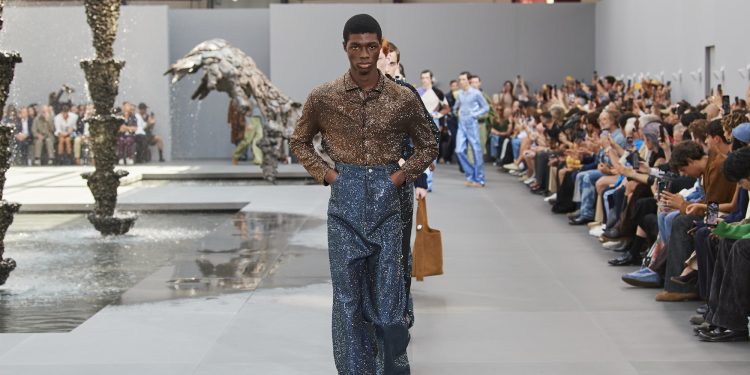 Lyst ‘incorona’ Loewe brand più in voga del momento