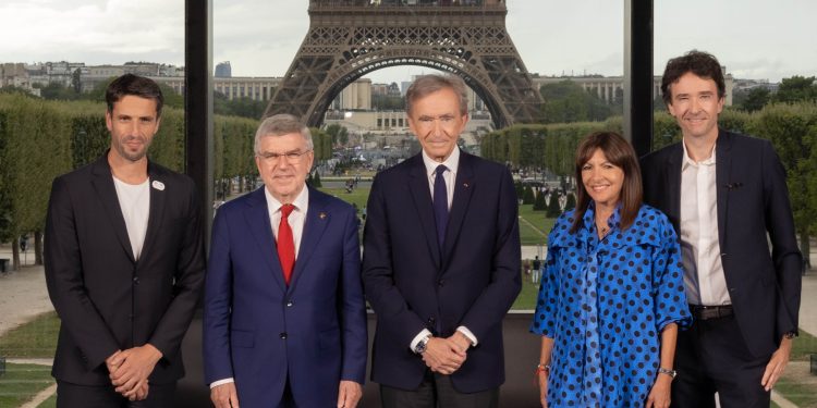 Lvmh ‘vince’ le Olimpiadi di Parigi 2024. Il colosso del lusso sarà premium partner