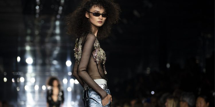 Tom Ford, a Milano la prima sfilata dopo l’addio dello stilista