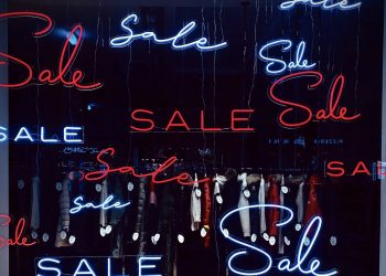 Partono i saldi in tutta Italia: stimati 3,4 mld € di incassi