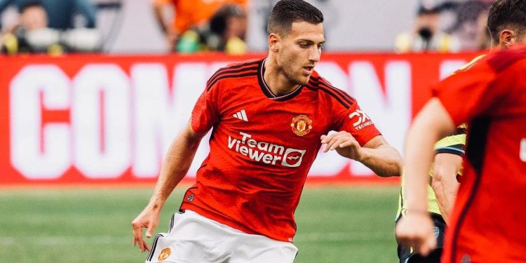 Adidas, maxi deal da 1 mld € per il rinnovo con il Manchester United