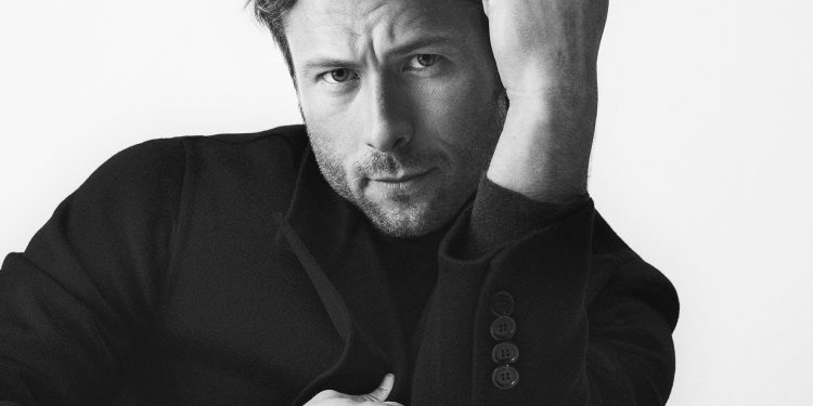 L’attore Glen Powell è il volto della campagna di Brioni