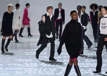 Il debutto di Peter Do da Helmut Lang divide la stampa di settore