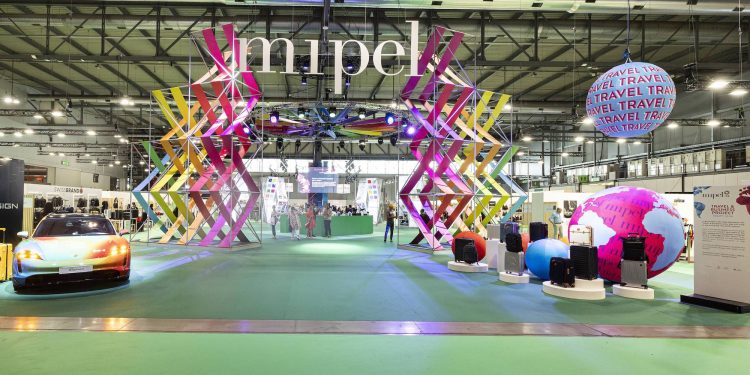 Le fiere fashion attirano i buyer esteri. Visitatori a +21%