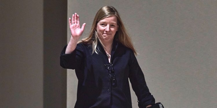 Dopo 13 anni Sarah Burton lascia la direzione creativa di Alexander McQueen