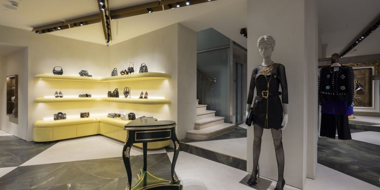 Moschino inaugura un nuovo flagship store a Roma