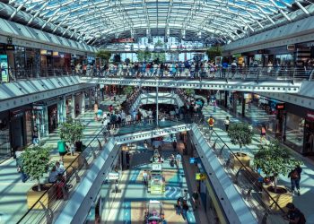 Le vendite dei centri commerciali superano il 2019: è l’effetto inflazione