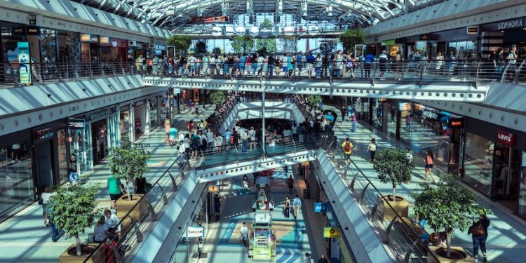 Le vendite dei centri commerciali superano il 2019: è l’effetto inflazione