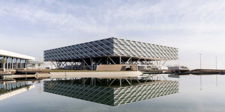 Adidas alza (ancora) la guidance per il 2023. Titolo a +4%
