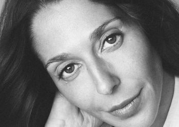 Chloé affida la direzione creativa a Chemena Kamali. Debutto a gennaio