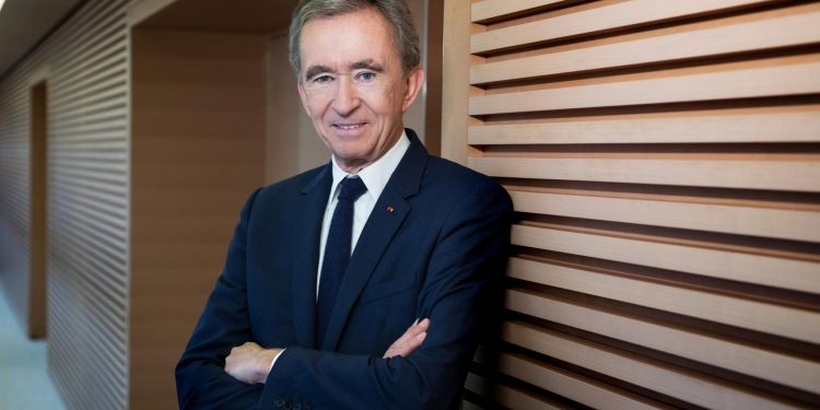 Lvmh, controllo blindato fino al 2052. Poteri illimitati per Arnault fino a 95 anni