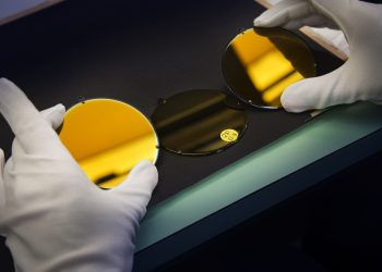 Safilo, firmati i contratti per la cessione di Longarone