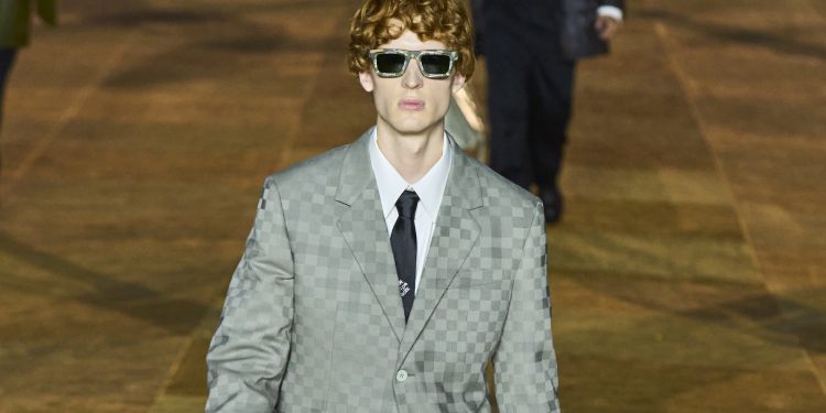 Vuitton sceglie Hong Kong per la prima sfilata pre-fall uomo