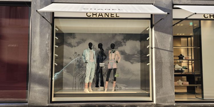 Chanel apre il suo primo store in via Montenapoleone