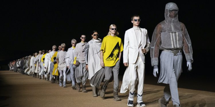 Dopo Vuitton, anche Dior sfilerà a Hong Kong con la pre-fall uomo