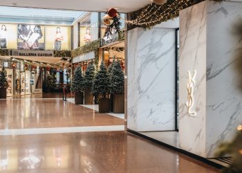 Natale in Galleria Cavour 1959 tra moda, arte, spettacolo e sostenibilità