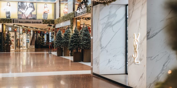 Natale in Galleria Cavour 1959 tra moda, arte, spettacolo e sostenibilità
