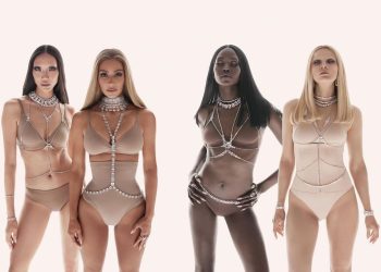 Kim Kardashian veste il suo Skims di Swarovski. Nuova linea di body jewelry