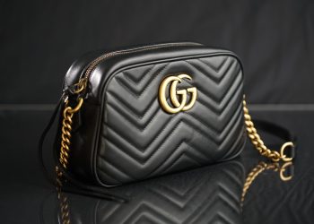Continua la battaglia di Gucci contro i falsi: causa per contraffazione a tre retailer Usa