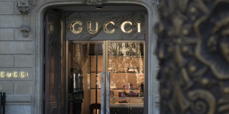 Gucci, l’ufficio stile passa da Roma a Milano. Sciopero dei dipendenti