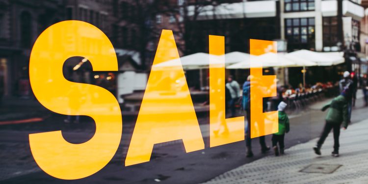 Con il Black Friday, in Italia scontrini in rialzo fino a 250 euro. Si punta sul destocking