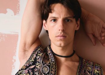 Lo spirito bohémien di Antik Batik debutta nel menswear