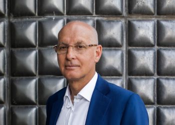 Il tessile-moda verso un 2023 a 3%. Ma 2024 a rischio