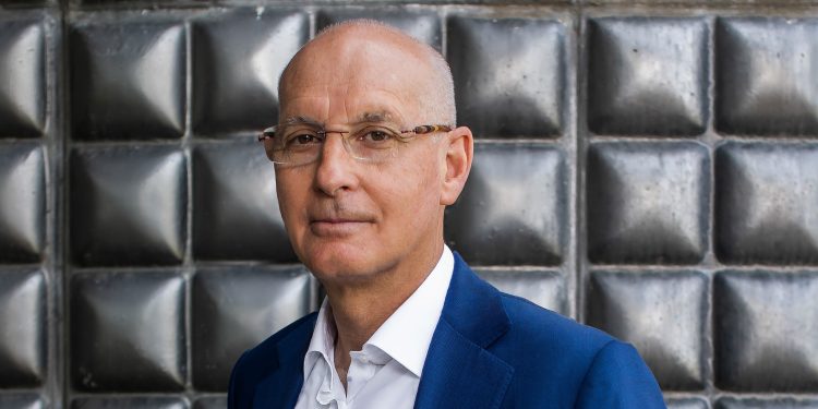 Il tessile-moda verso un 2023 a 3%. Ma 2024 a rischio
