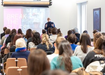 Accademia del Lusso, la cultura del denim al centro del seminario su Dondup