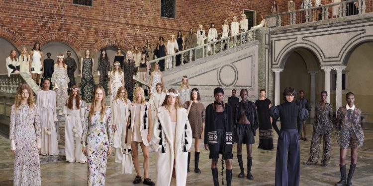 Max Mara, la collezione resort 2025 sfilerà a Venezia
