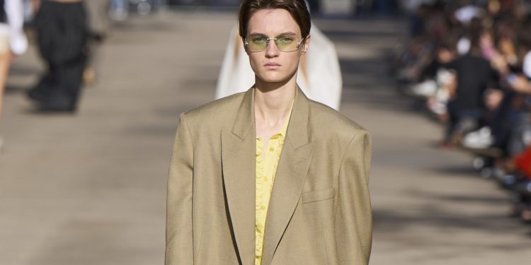Nel 2022 Stella McCartney torna a crescere (+23%). In rosso per ‘soli’ 9 mln £