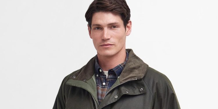 Barbour, ricavi annuali oltre i 343 mln £. Ma scende l’utile