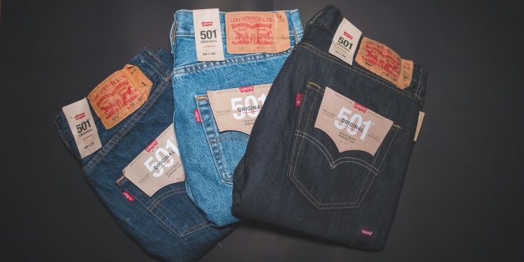 Levi Strauss fa causa a Cucinelli per violazione di trademark