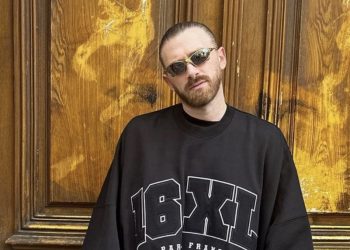 Vetements esordisce nel kidswear con Alpha Industries